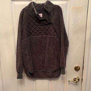 Cozy Gray Quilted Women's Sweatshirt